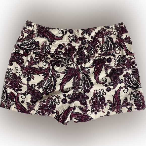 Size 0 Loft Ann Taylor Paisley Low Rise White Purple Embroidered Print Shorts - Picture 2 of 5
